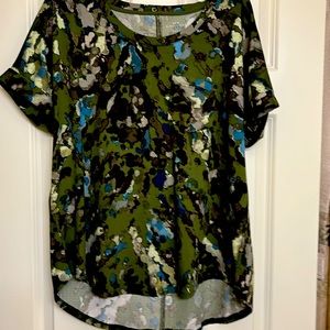 New directions, large, green, short sleeve top front pocket roll sleeves